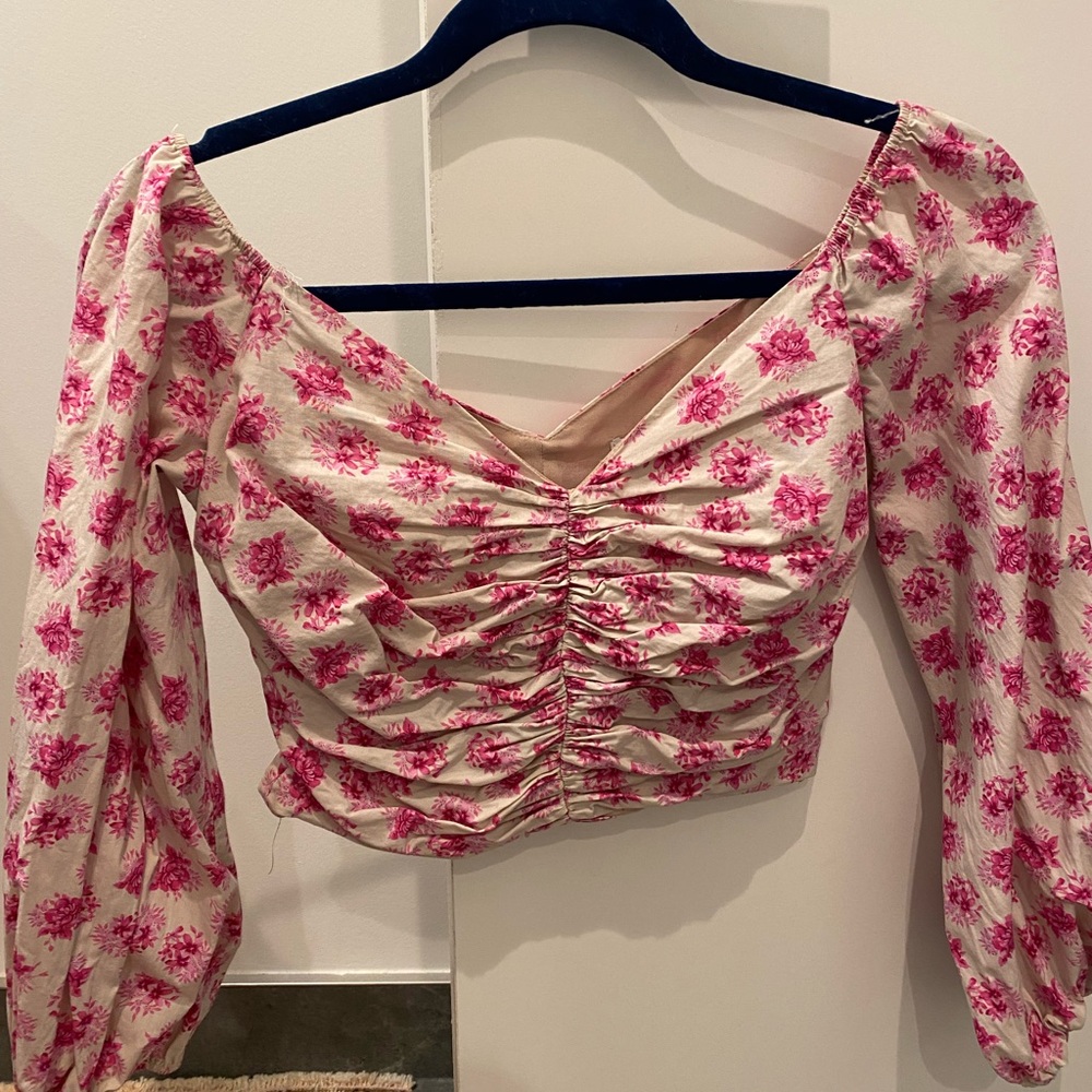 Zara pink floral printed long sleeve crop top